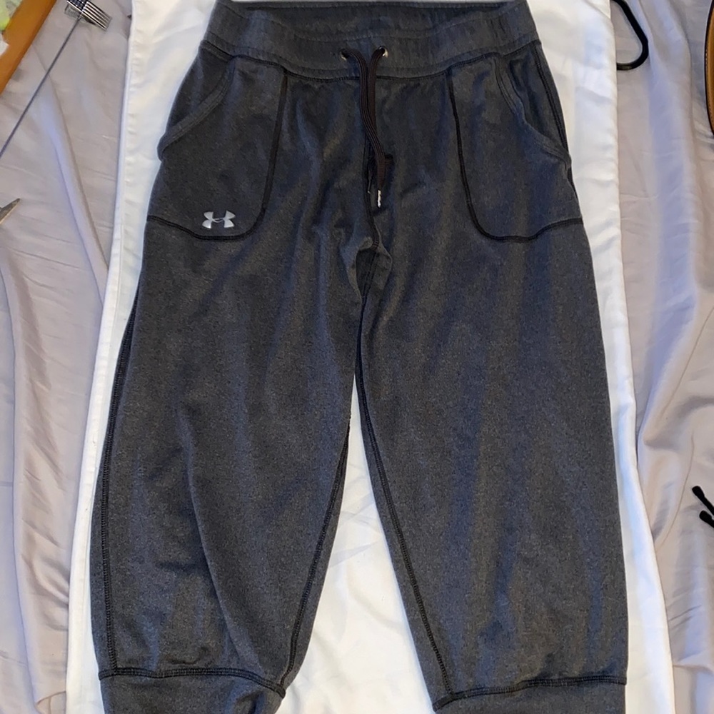 Under Armour cropped pants